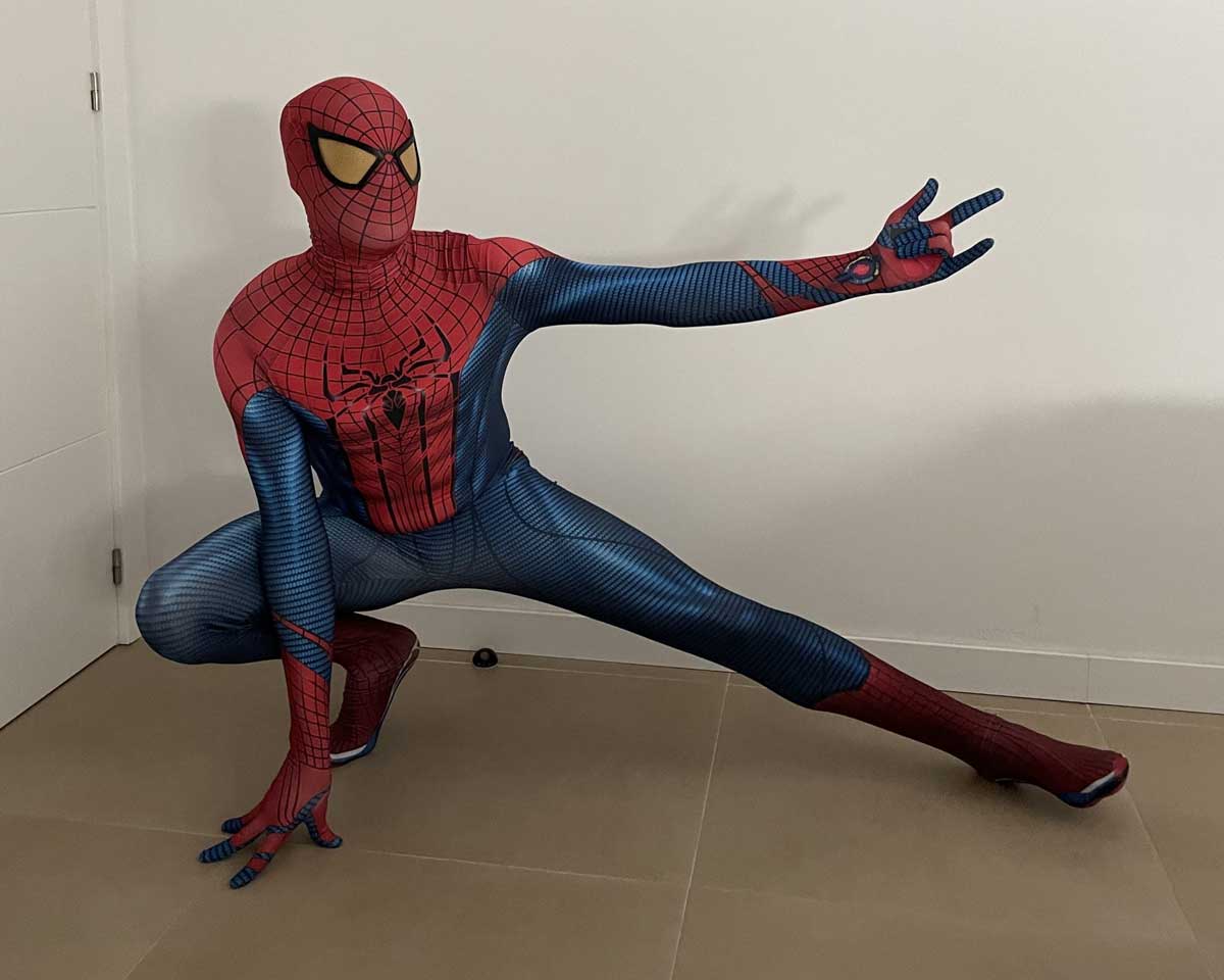 Personaje acción spiderman - encantos mágicos